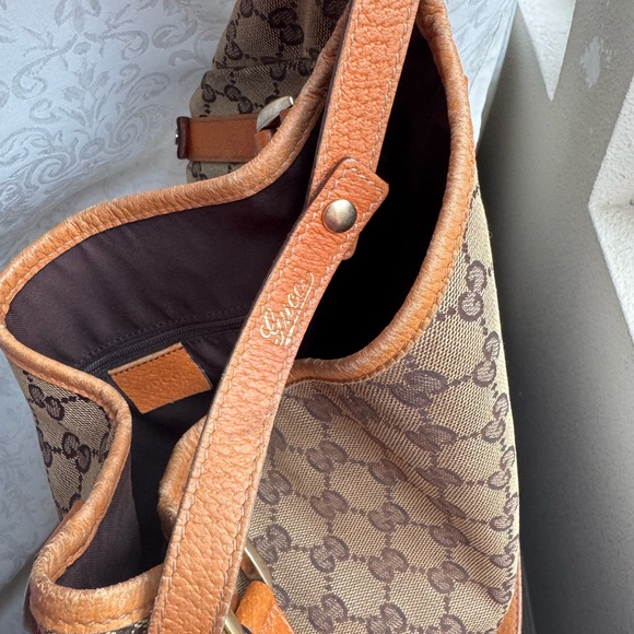 Gucci Abbey Canvas Bag - Picture 11 of 14